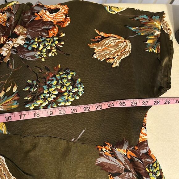 Umgee Women’s Twist Front Floral Print Top in Olive Size L - Picture 8 of 11